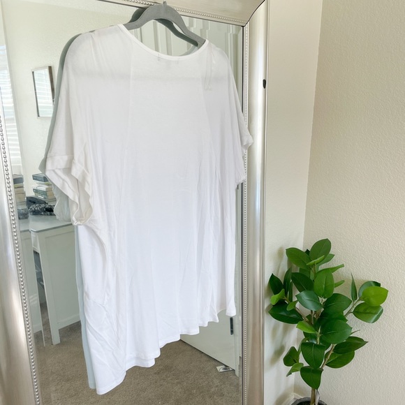 Active Collections Tee - Picture 4 of 4